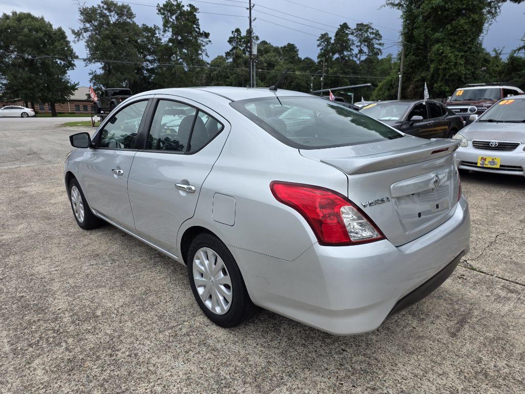 2019 Nissan Versa Image 2