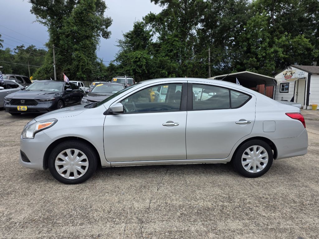 2019 Nissan Versa Image 5