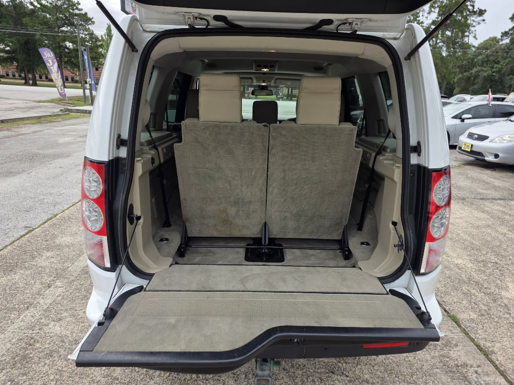 2011 Land Rover LR4 Image 18