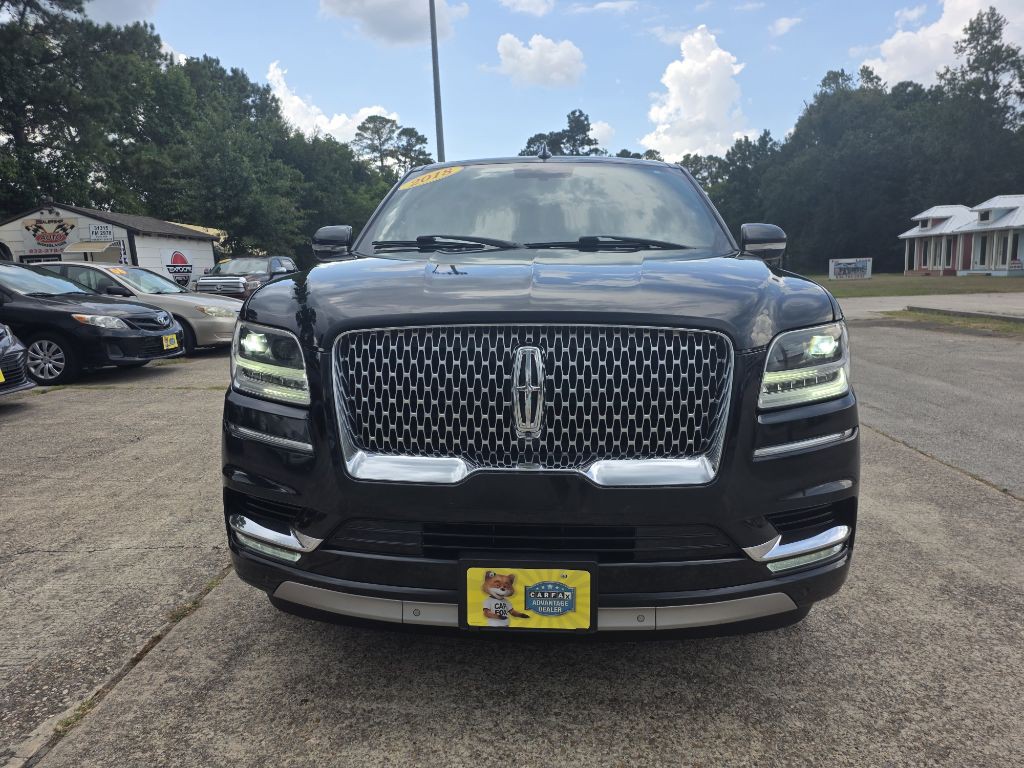 2018 Lincoln Navigator Image 2