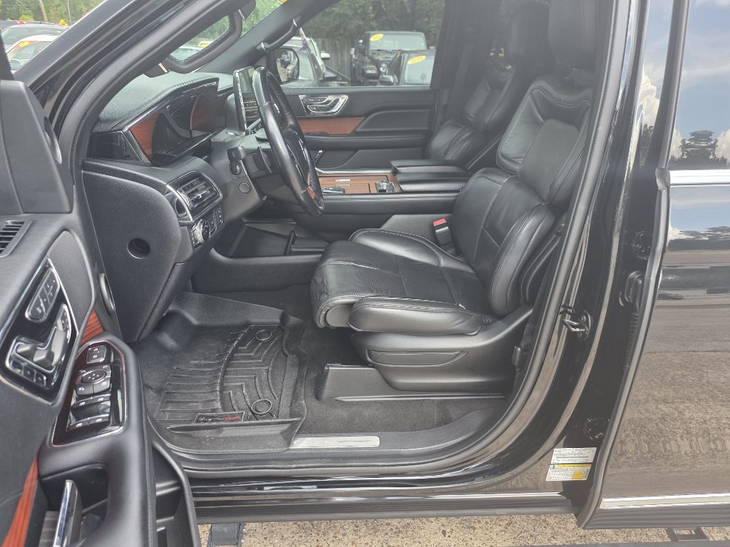 2018 Lincoln Navigator Image 11