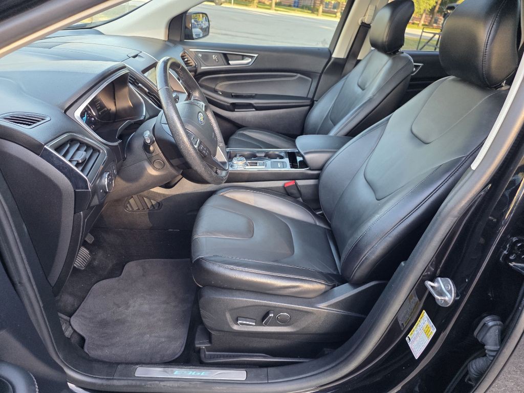 2019 Ford Edge Image 9