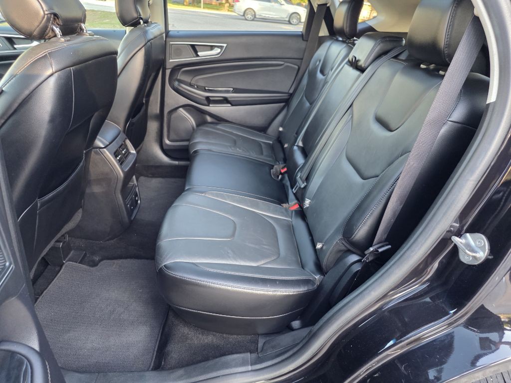 2019 Ford Edge Image 10
