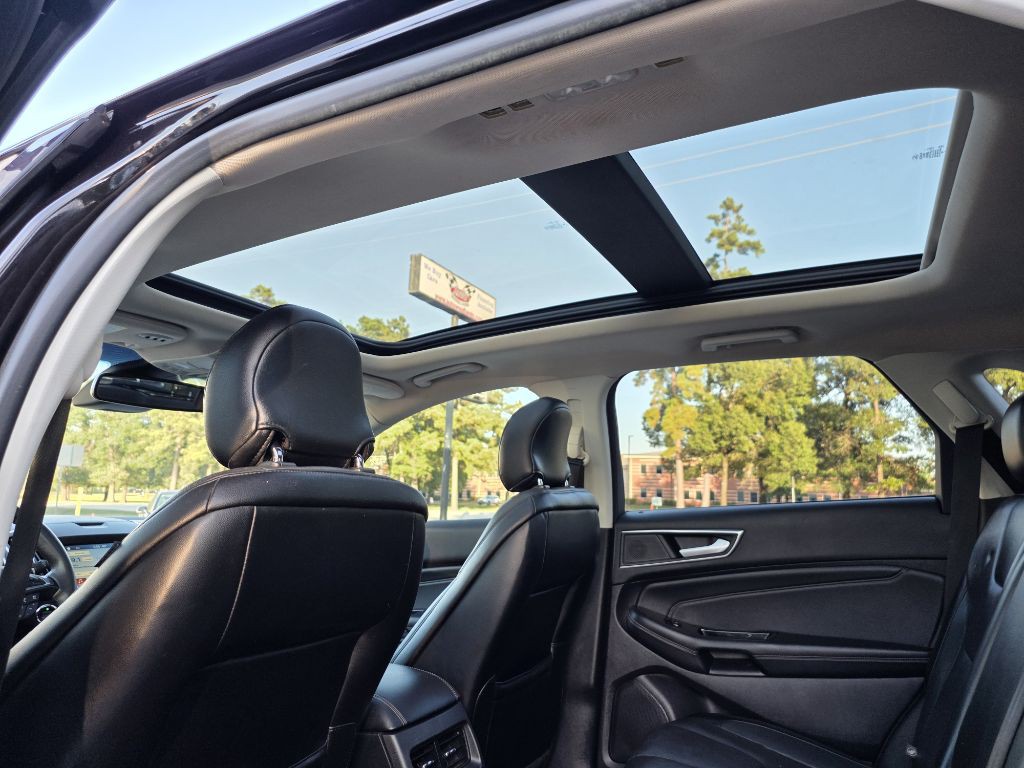 2019 Ford Edge Image 12