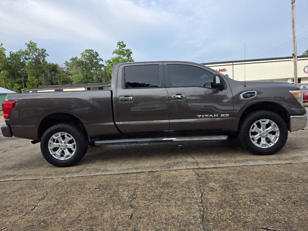 2016 Nissan Titan Image 9