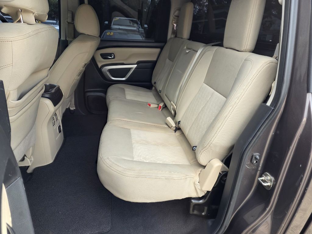 2016 Nissan Titan Image 13