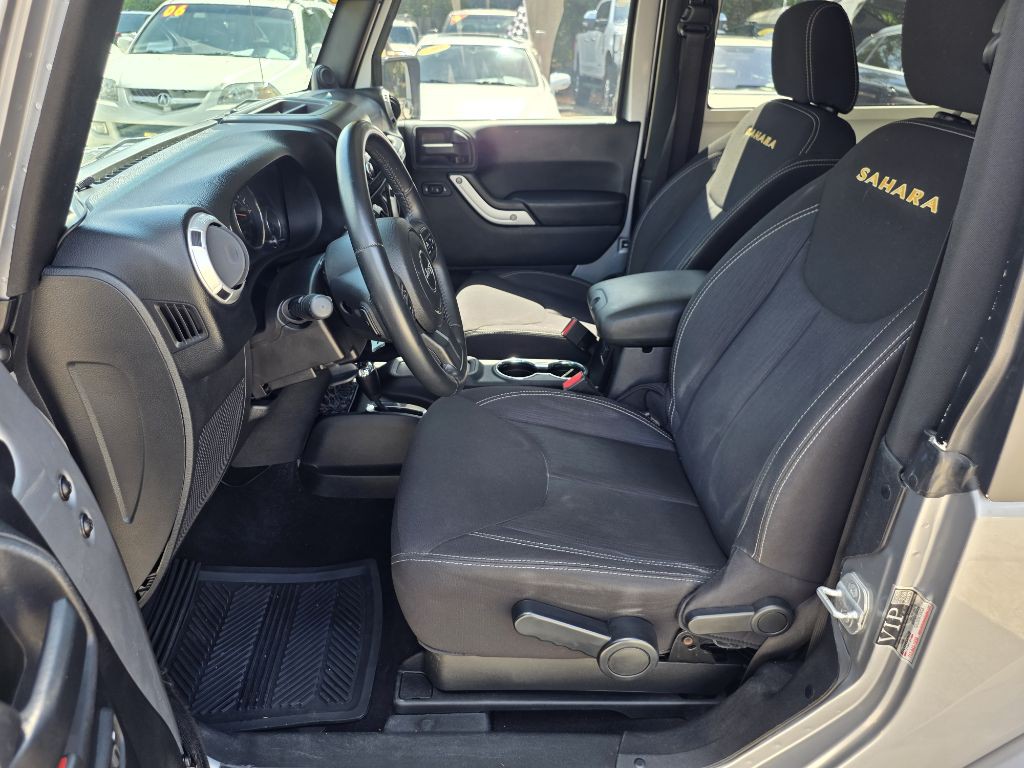 2014 Jeep Wrangler Image 16