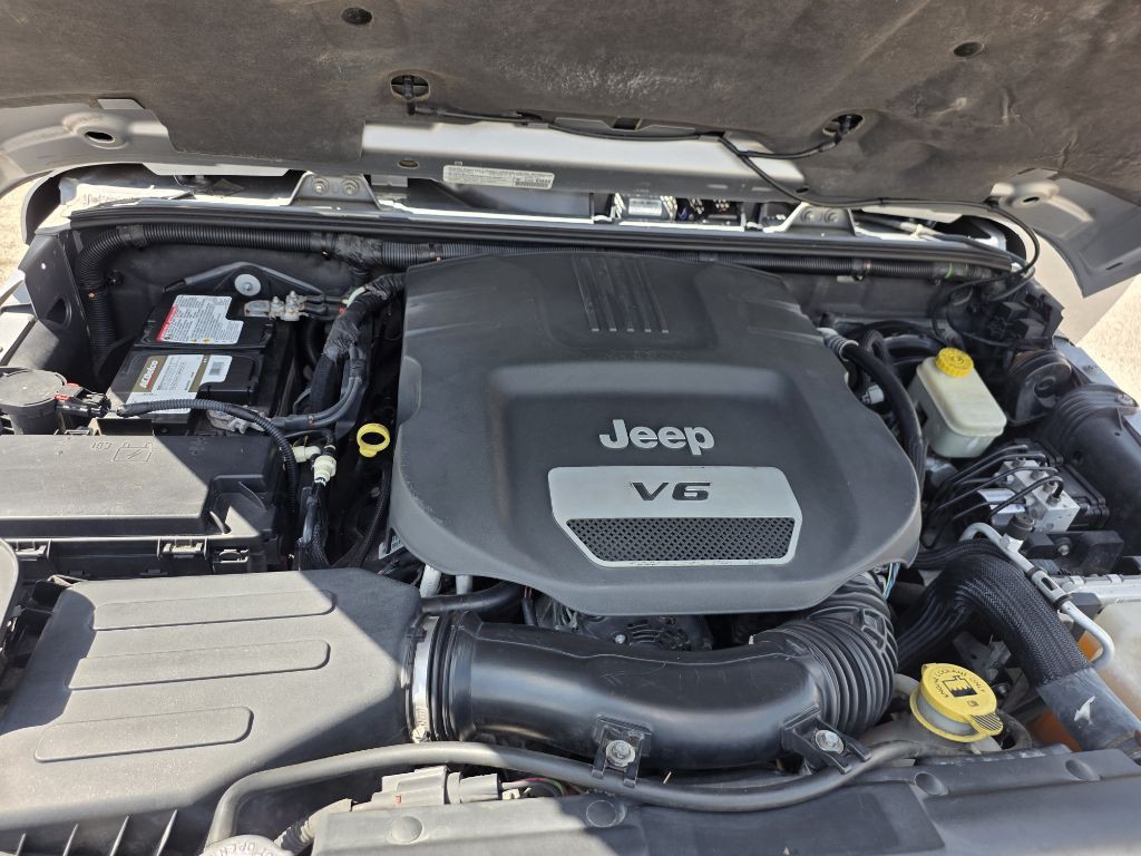 2014 Jeep Wrangler Image 20