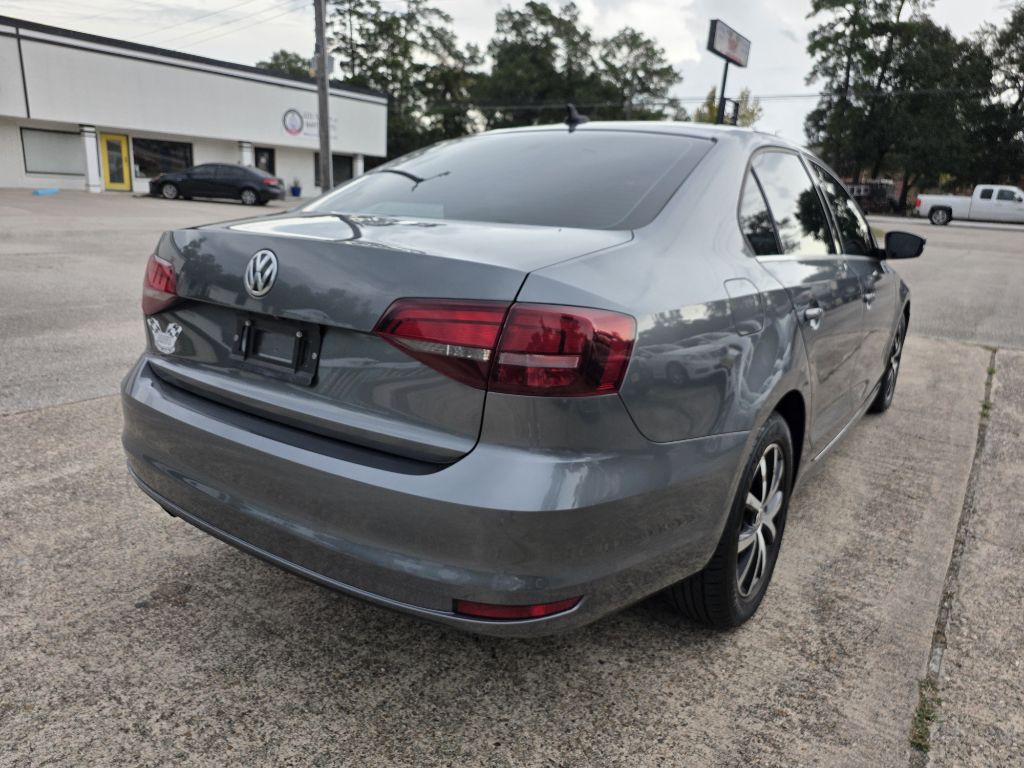 2017 Volkswagen Jetta Image 4
