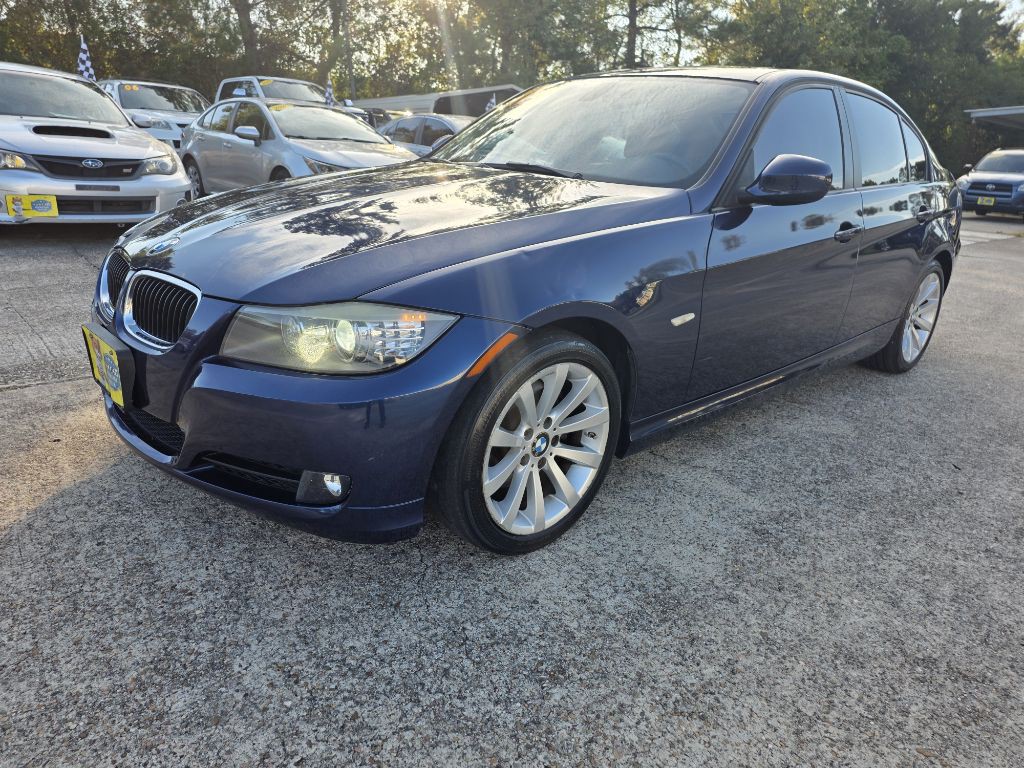 2011 BMW 3 Series Image 2