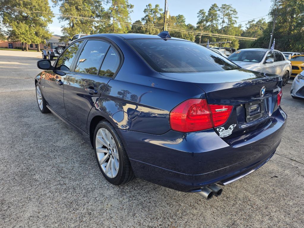 2011 BMW 3 Series Image 4