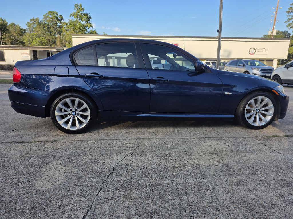 2011 BMW 3 Series Image 8