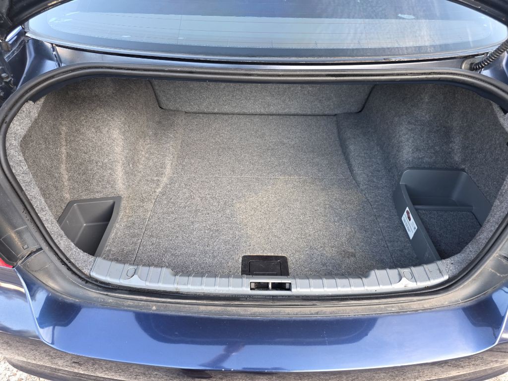 2011 BMW 3 Series Image 18