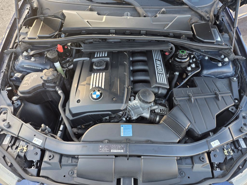 2011 BMW 3 Series Image 20