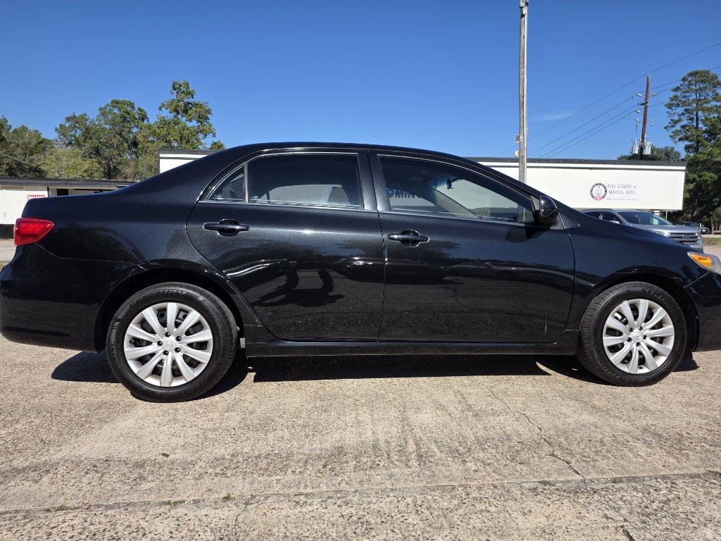 2013 Toyota Corolla Image 8