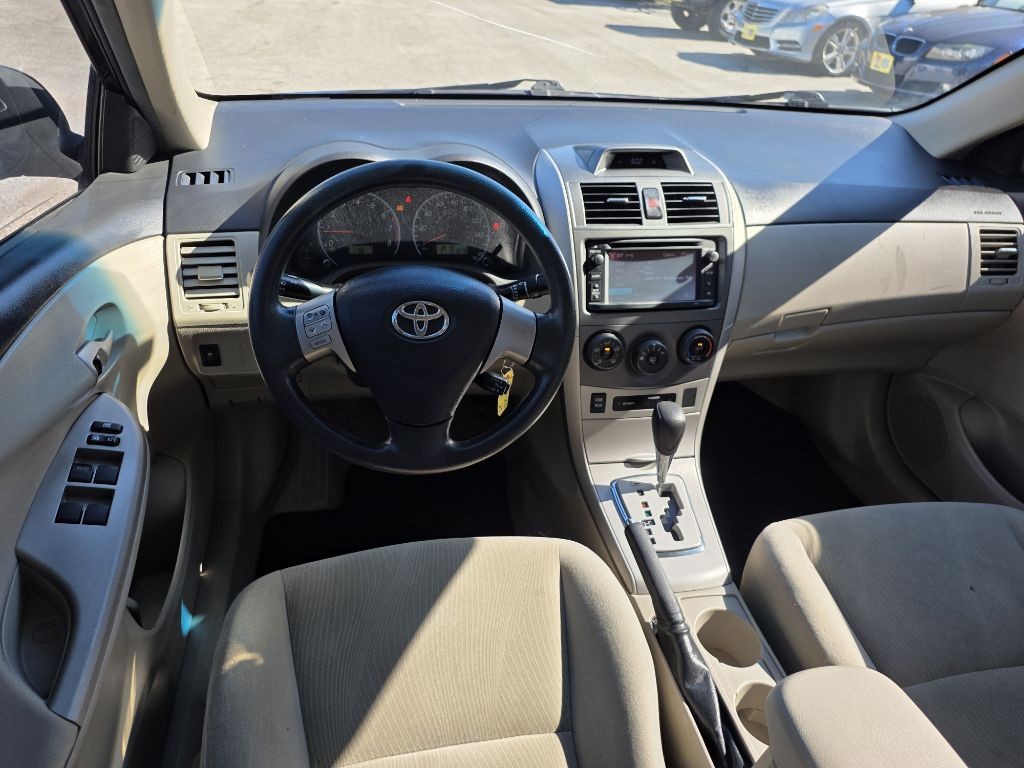 2013 Toyota Corolla Image 14