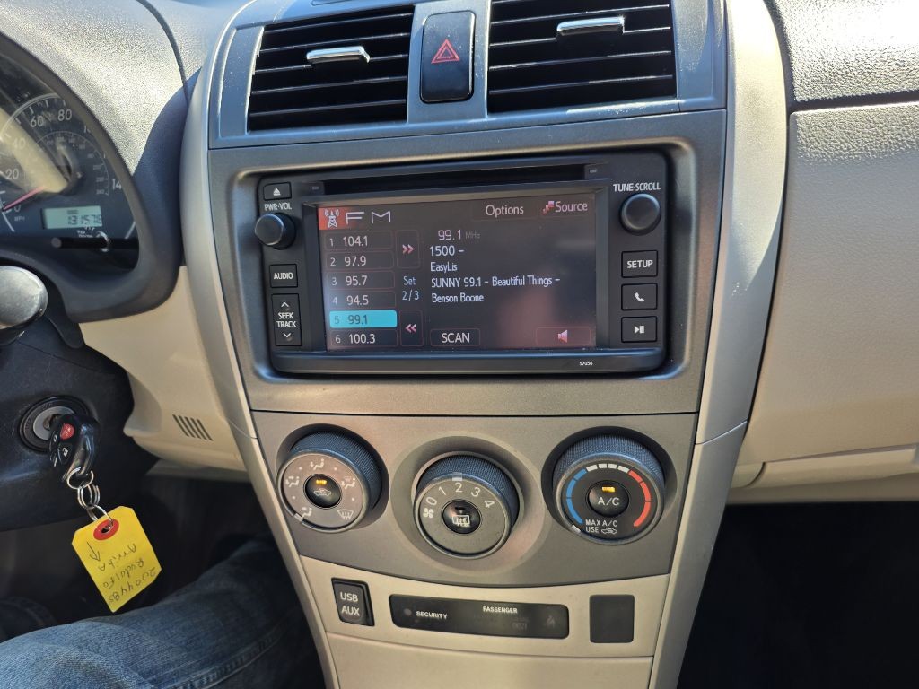 2013 Toyota Corolla Image 16