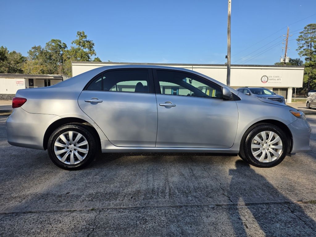2013 Toyota Corolla Image 8