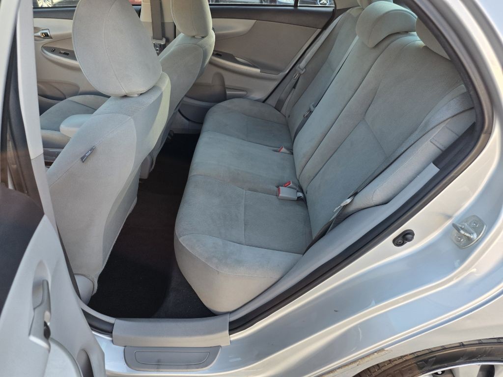 2013 Toyota Corolla Image 10