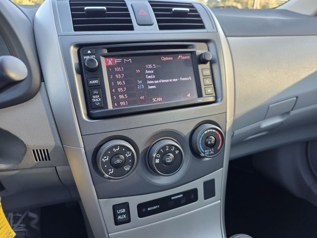 2013 Toyota Corolla Image 13