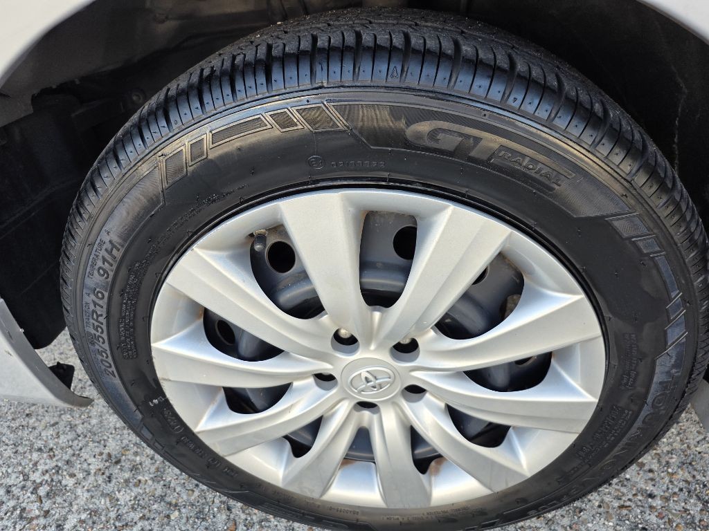 2013 Toyota Corolla Image 17