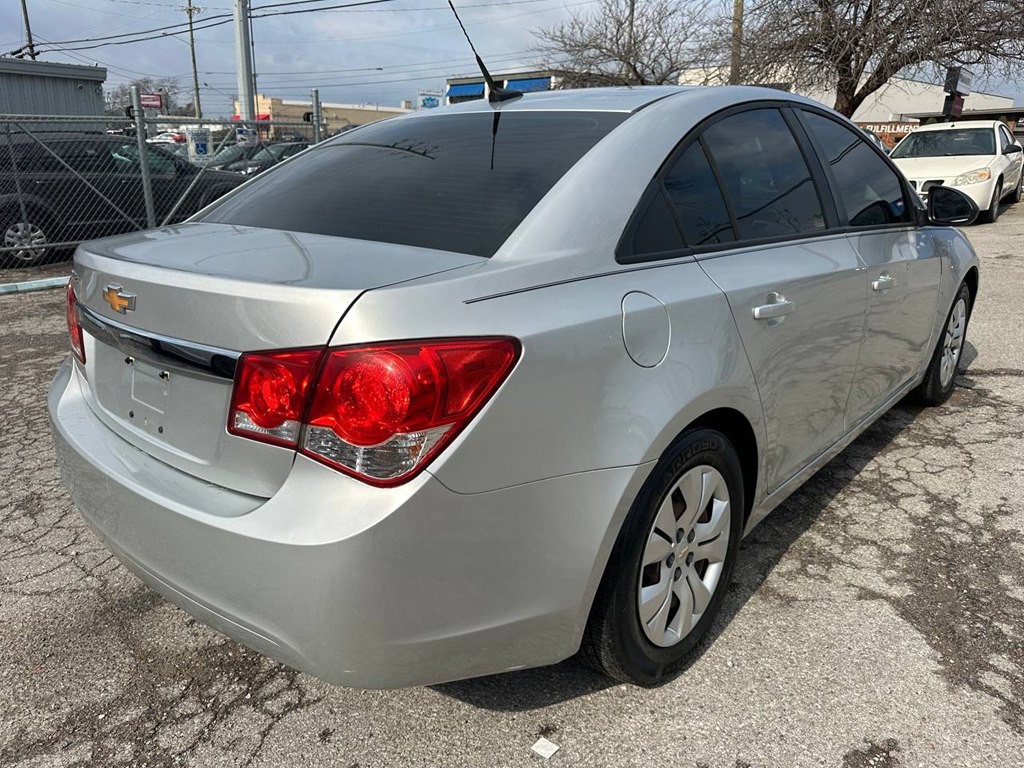2013 Chevrolet Cruze Image 5