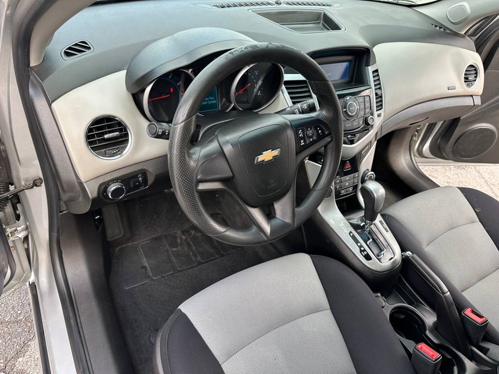 2013 Chevrolet Cruze Image 17