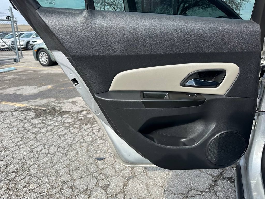 2013 Chevrolet Cruze Image 22