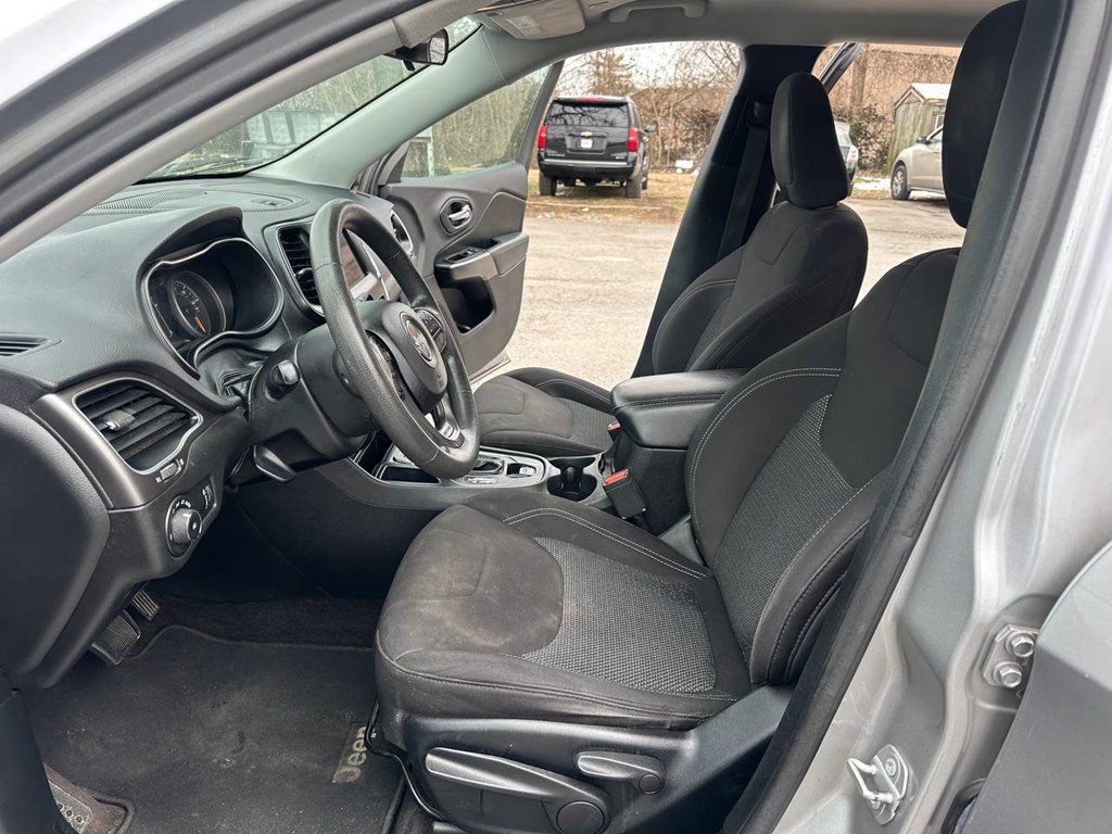 2019 Jeep Cherokee Image 13