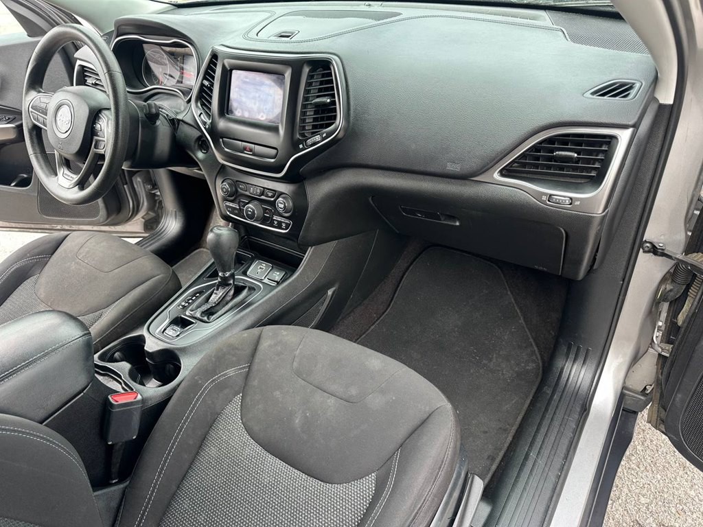 2019 Jeep Cherokee Image 24