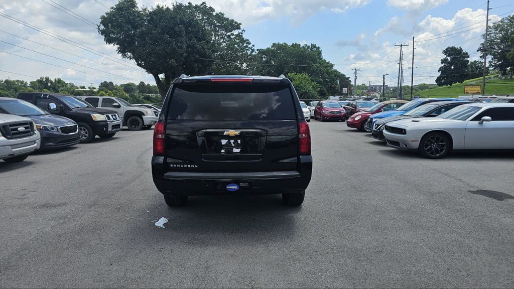 2019 Chevrolet Suburban Image 6