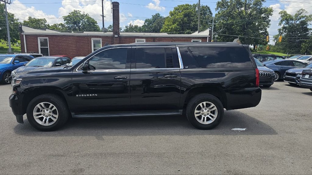 2019 Chevrolet Suburban Image 8