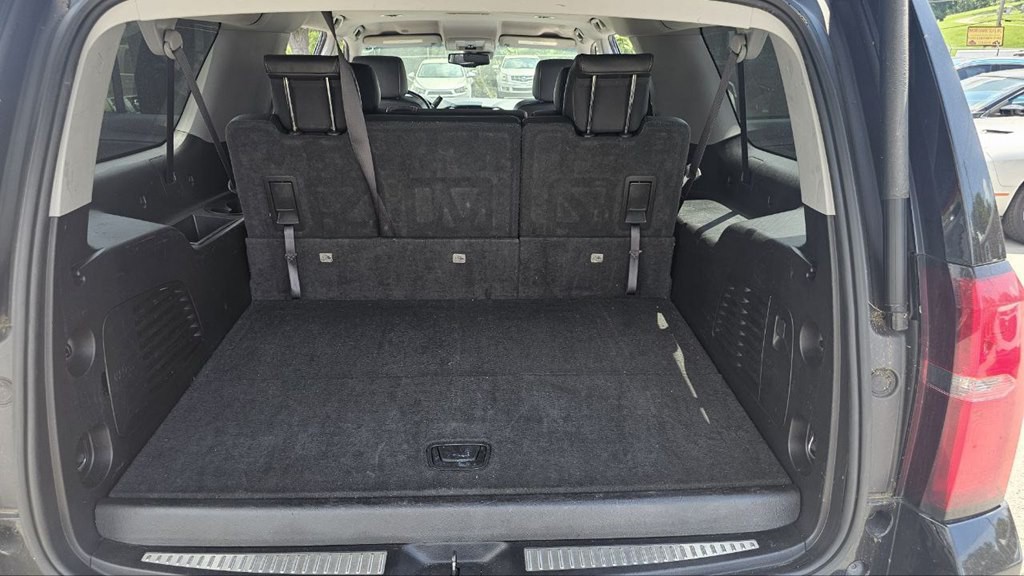 2019 Chevrolet Suburban Image 12