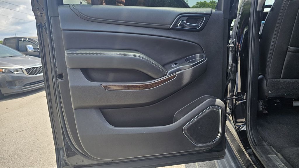 2019 Chevrolet Suburban Image 15