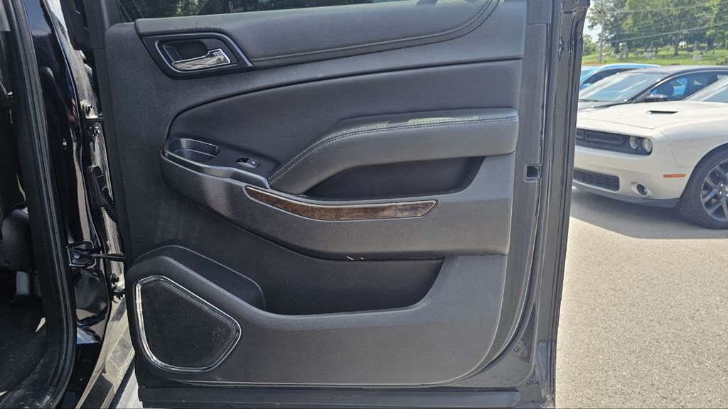 2019 Chevrolet Suburban Image 19