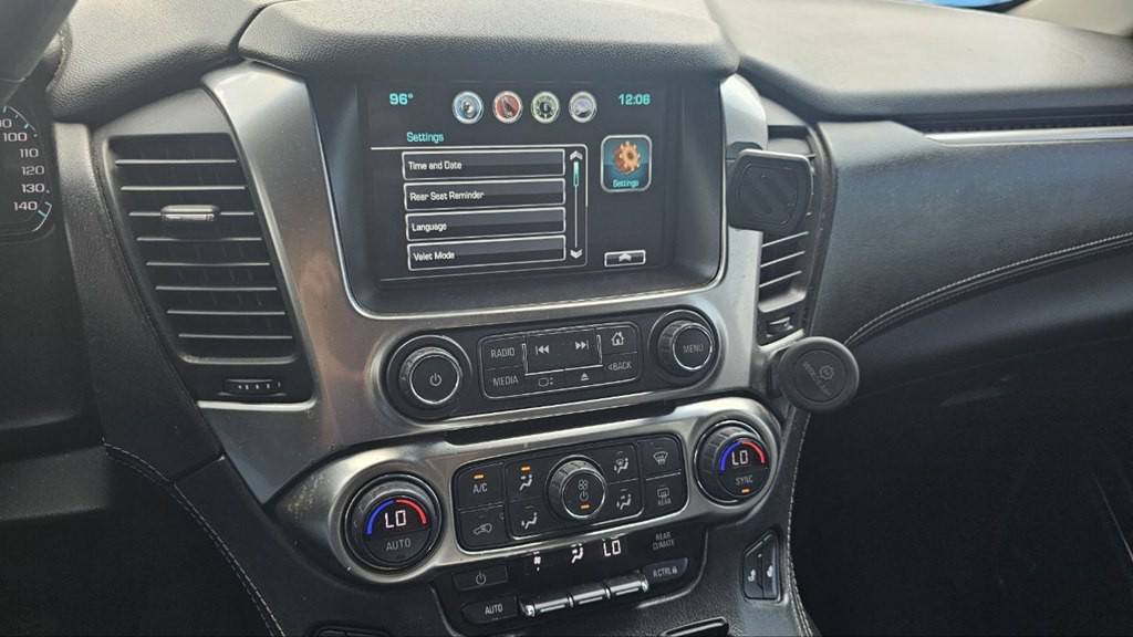2019 Chevrolet Suburban Image 26