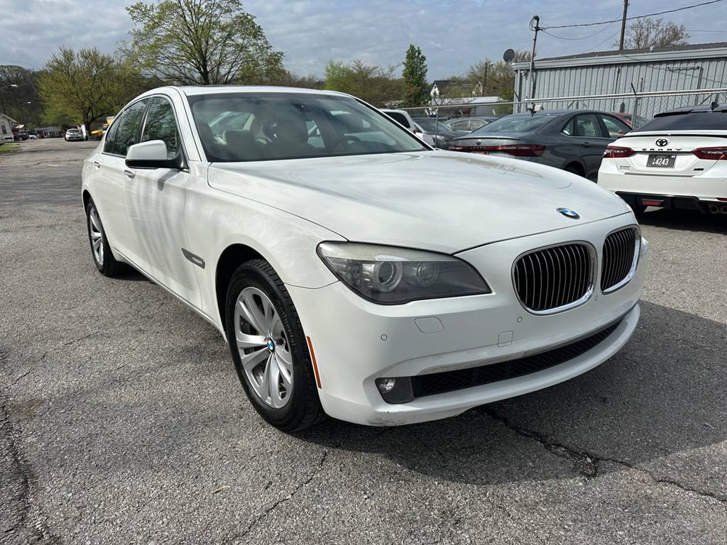 2012 BMW 7 Series Image 3