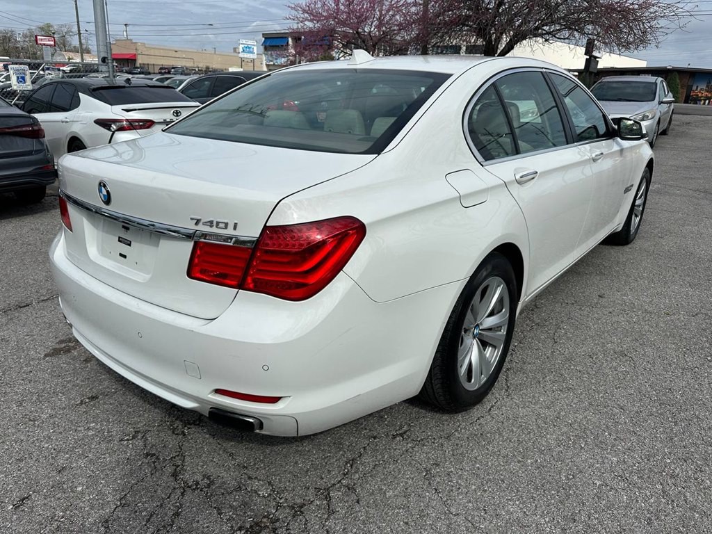 2012 BMW 7 Series Image 5