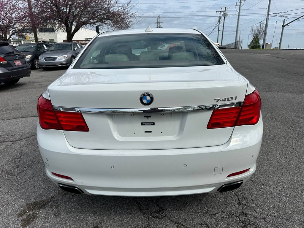2012 BMW 7 Series Image 6