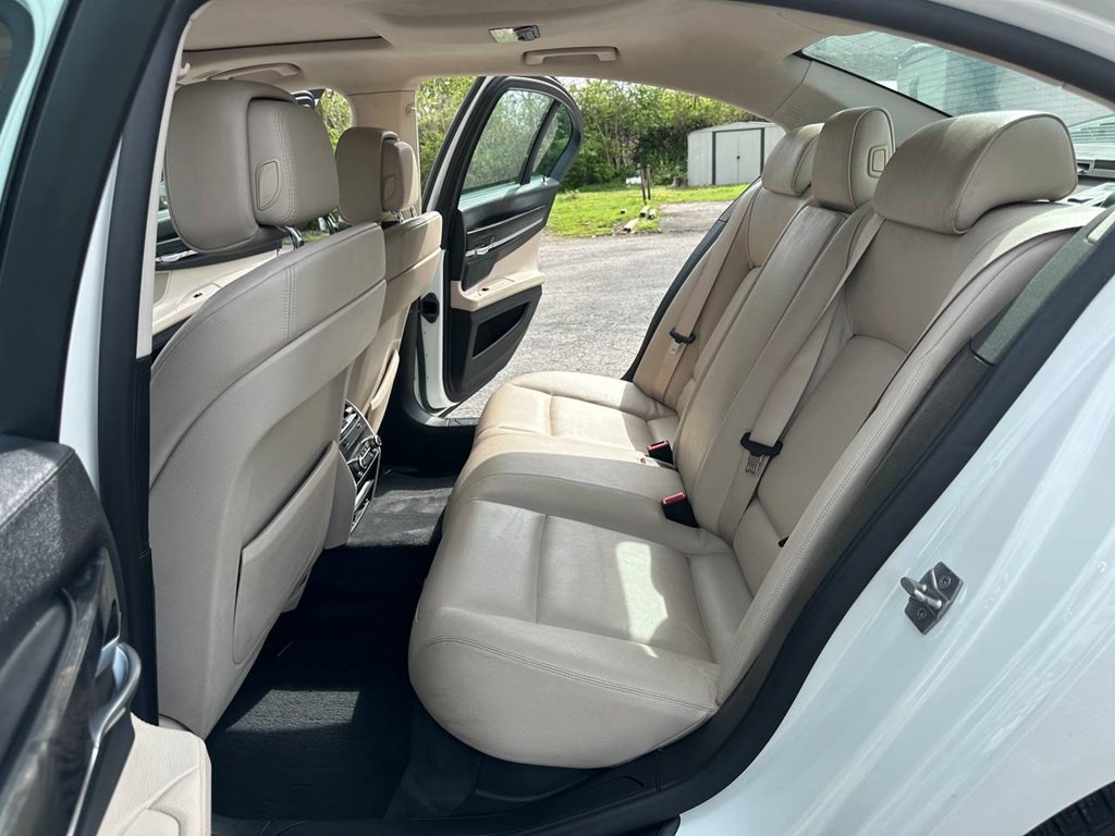 2012 BMW 7 Series Image 16