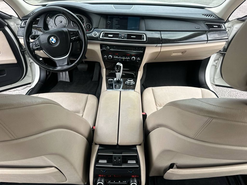 2012 BMW 7 Series Image 19