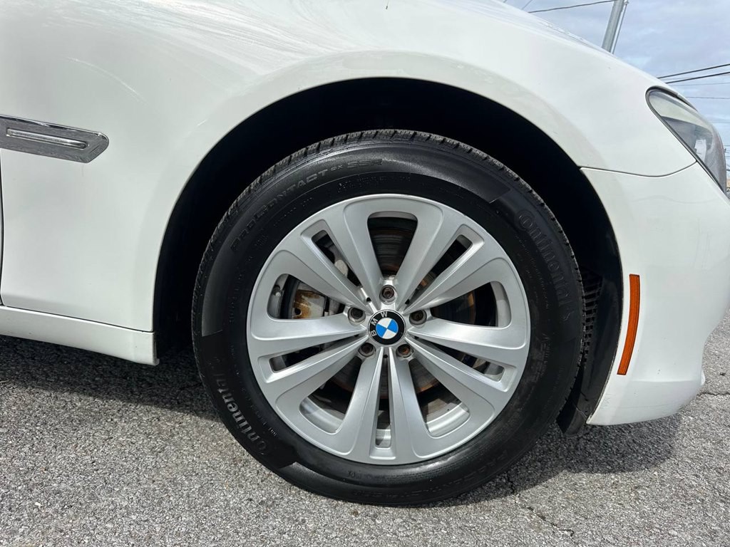 2012 BMW 7 Series Image 26