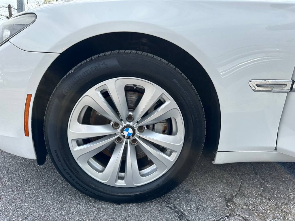 2012 BMW 7 Series Image 29