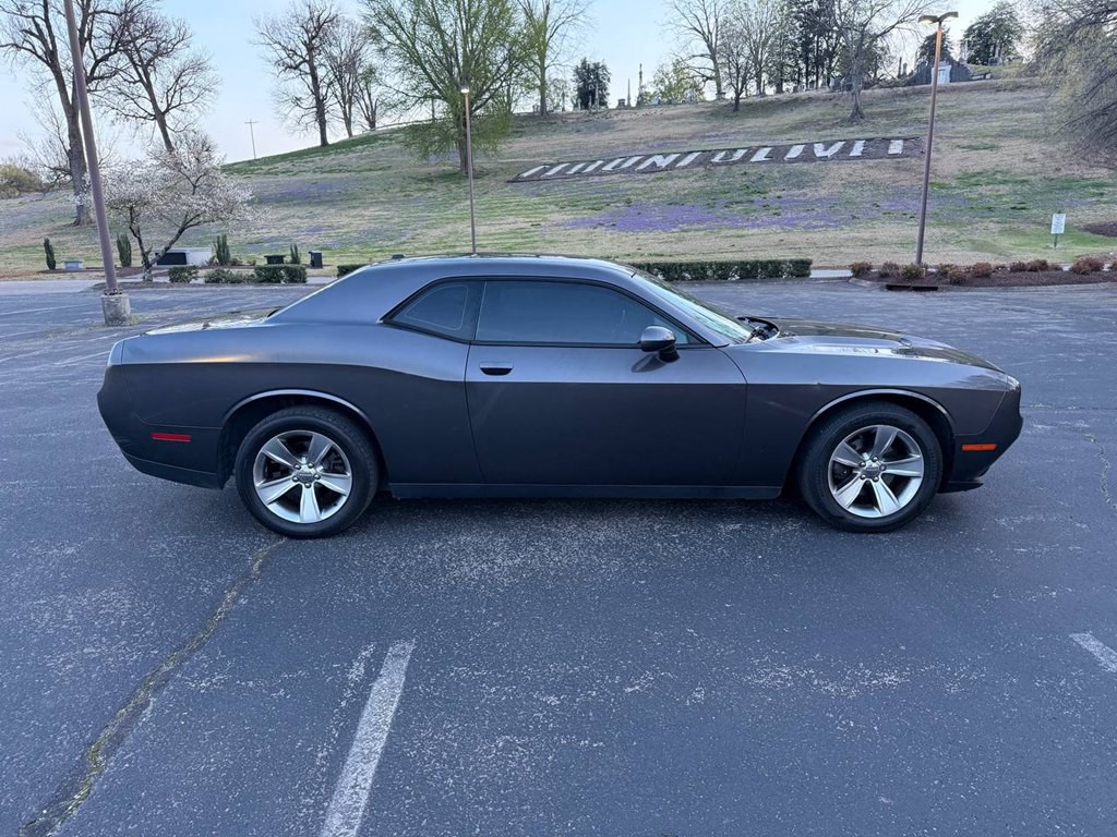 2015 Dodge Challenger Image 4