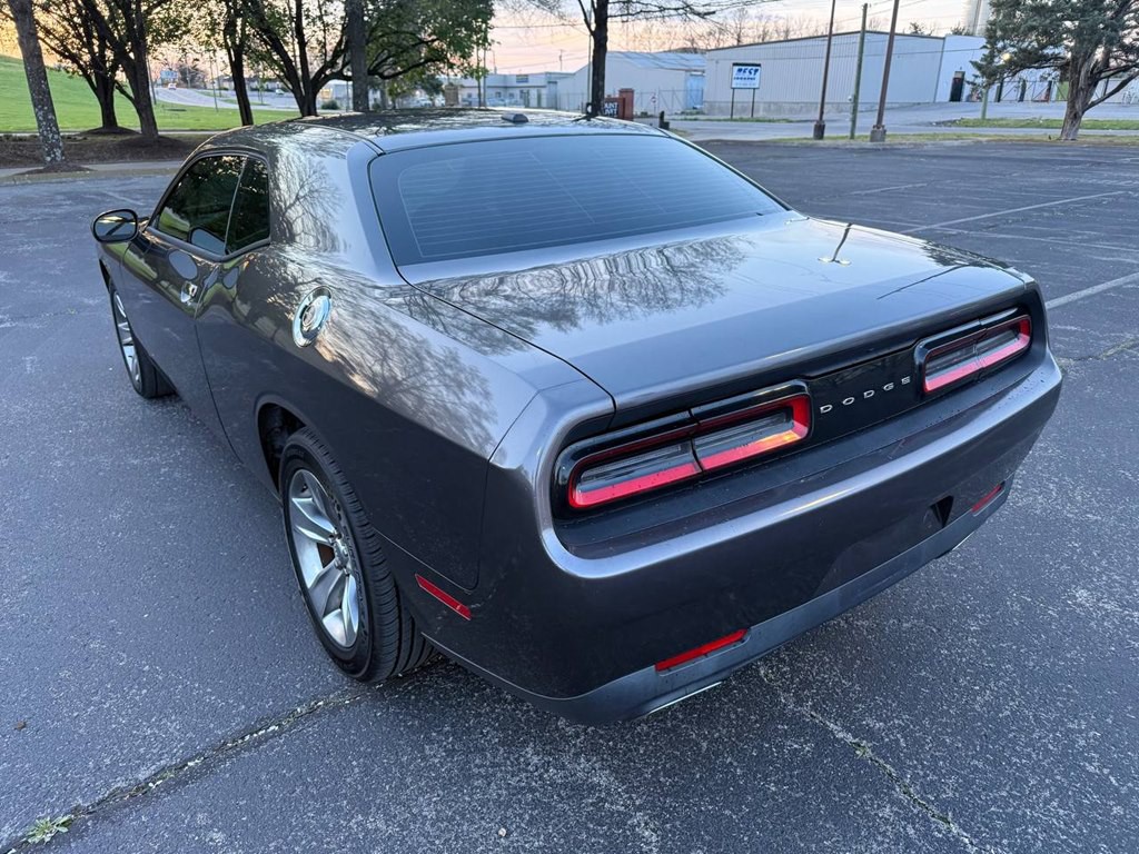 2015 Dodge Challenger Image 8