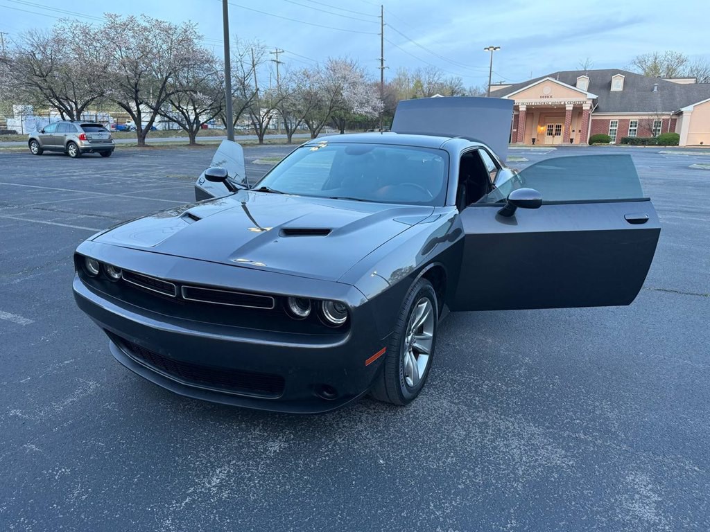 2015 Dodge Challenger Image 9