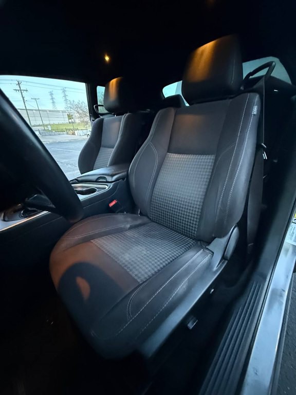 2015 Dodge Challenger Image 17