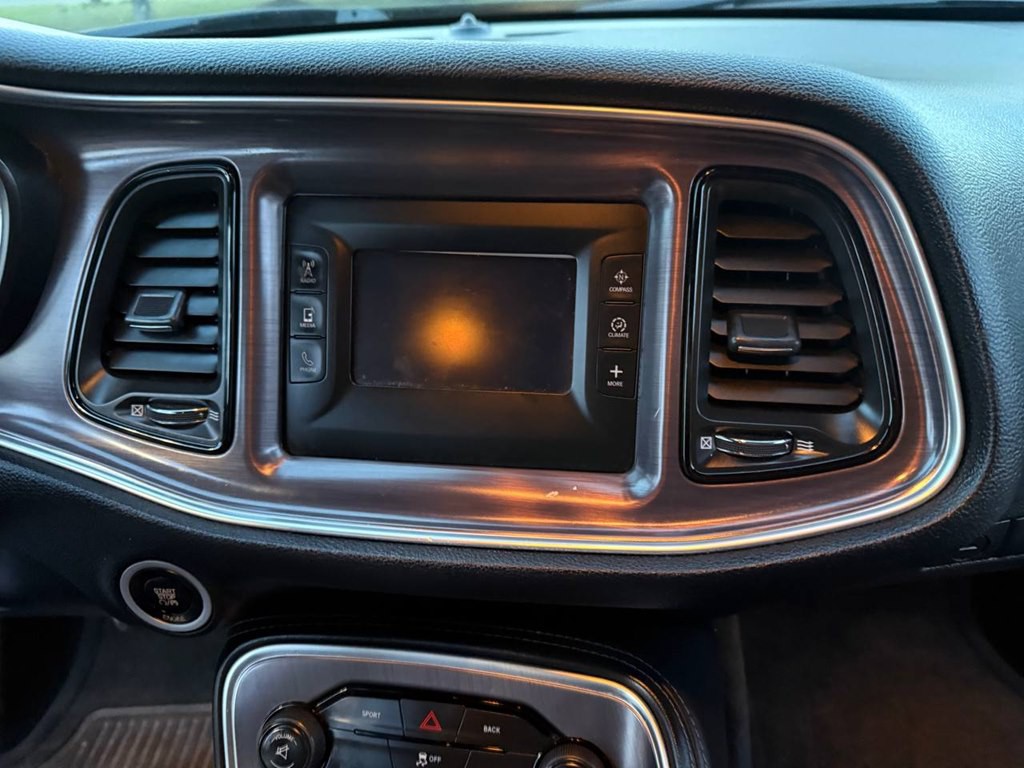2015 Dodge Challenger Image 25