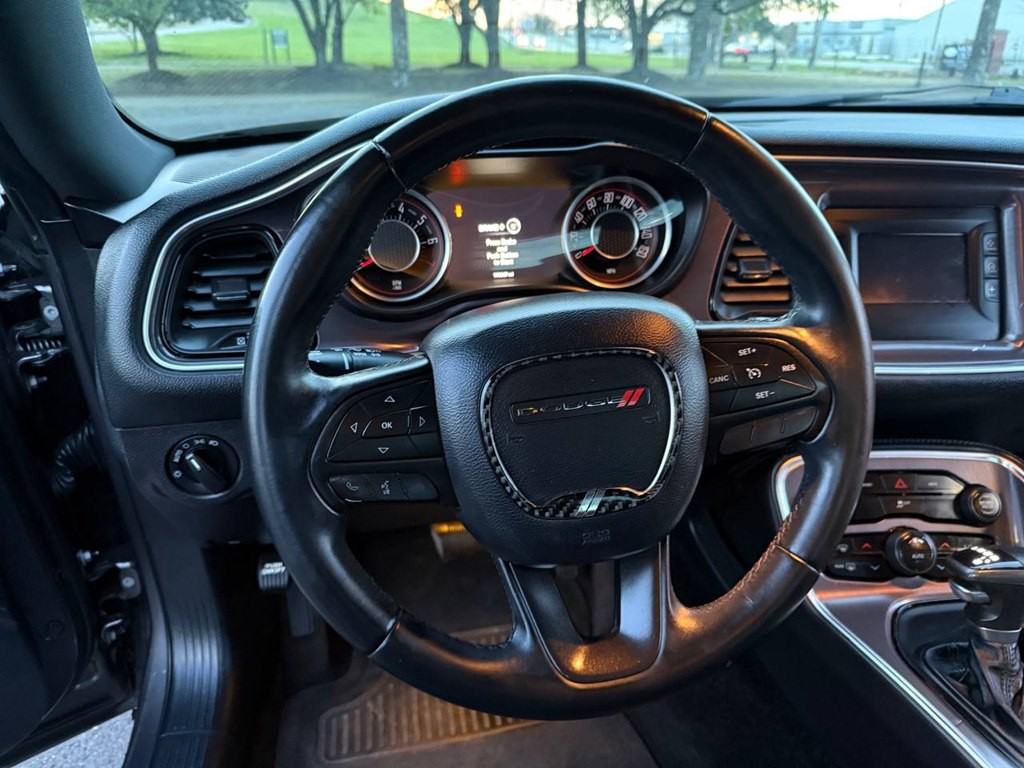 2015 Dodge Challenger Image 26