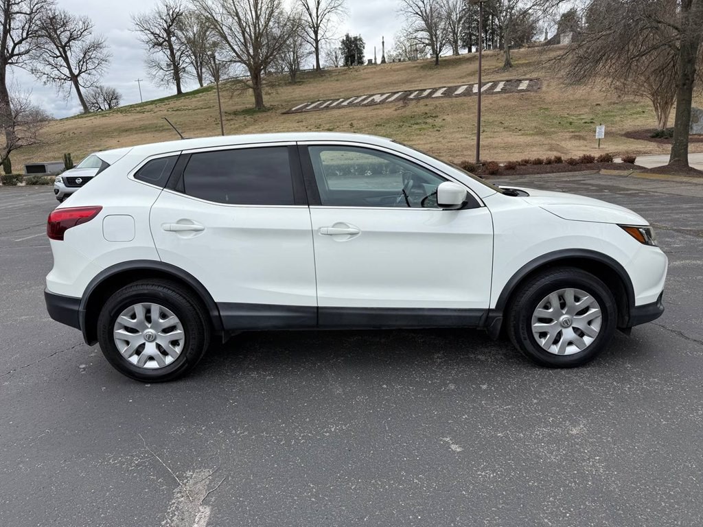 2018 Nissan Rogue Image 4